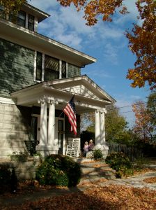 house_american_flag.jpg